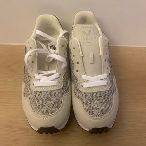 Veja Cream and Gray Textured Sneakers